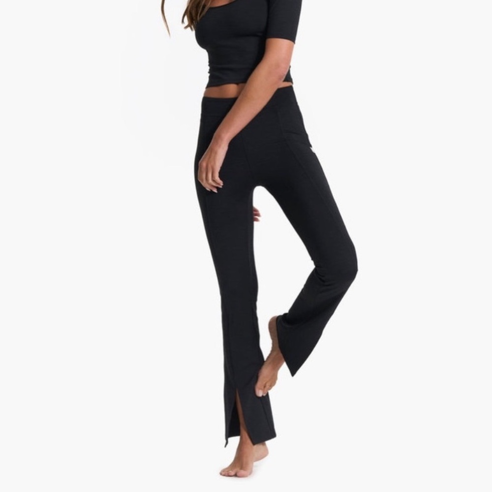 Vuori Luxe Rib Split Bootcut Pants